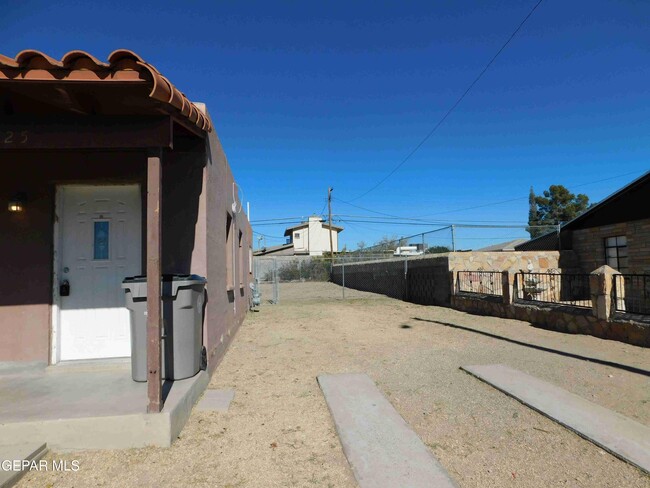 Building Photo - 7625 Hacienda Ave