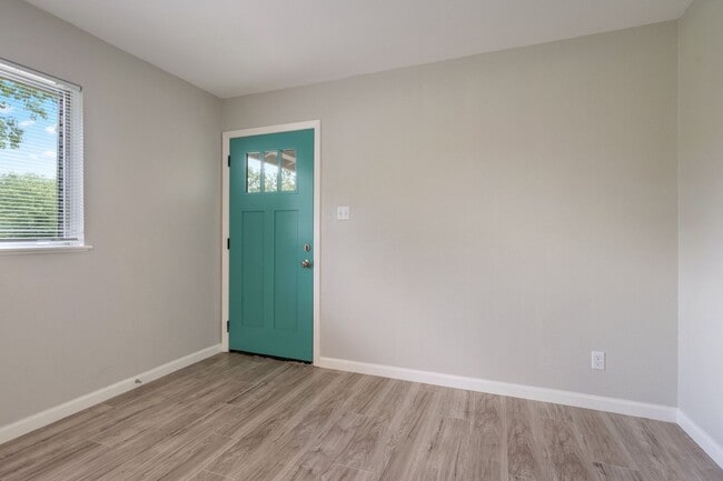 Foto del edificio - 1513 Braes Ridge Dr