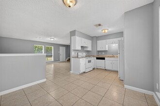 Building Photo - 13314 Townwood Dr Building Photo - 13314 Townwood Dr