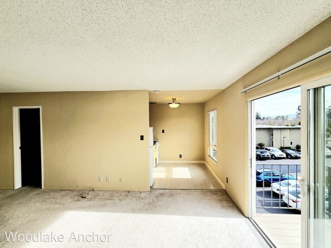 Building Photo - Studio, 1 bath House - 818 N. Delaware St....