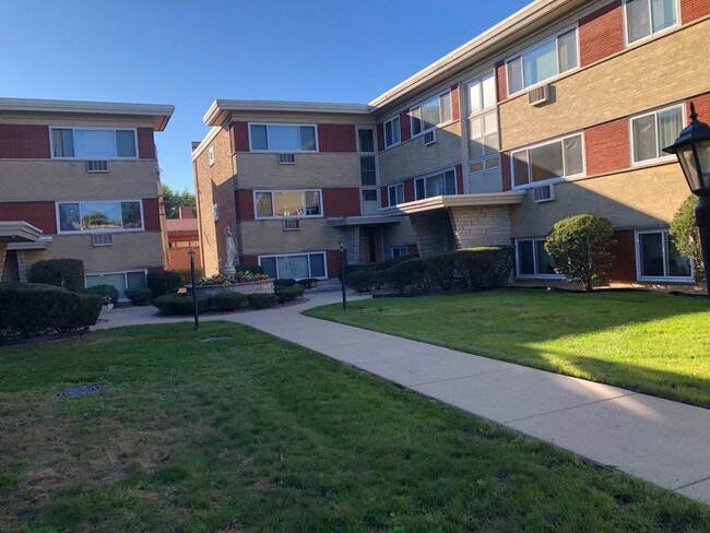 Building Photo - 6827 W Raven St