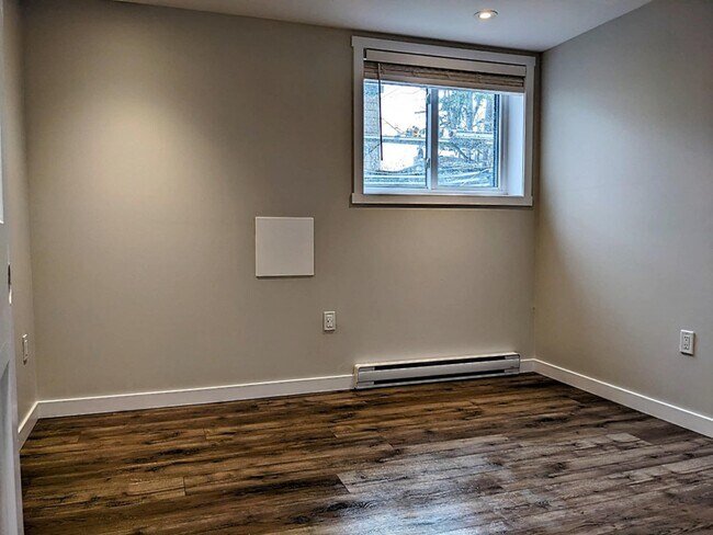 Photo du bâtiment - 884 Smyth Rd