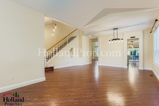 Foto del edificio - Modern 4-Bedroom Townhouse in the Bethany ...