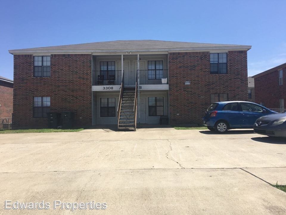 Primary Photo - 3308 Barcelona Dr