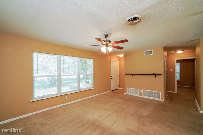 Foto del edificio - 3 br, 2 bath House - 526 Radiance Ave