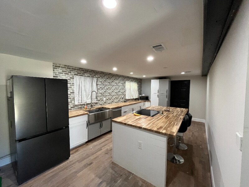 Foto del edificio - 740 Jenkins St