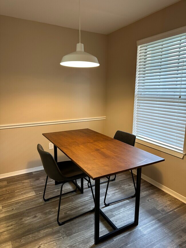 Kitchen dining - 218 North Texas