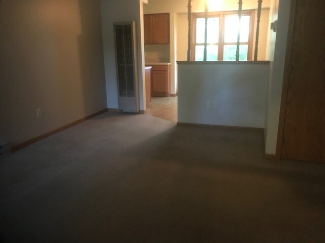 Building Photo - 37416 Parkview Ln