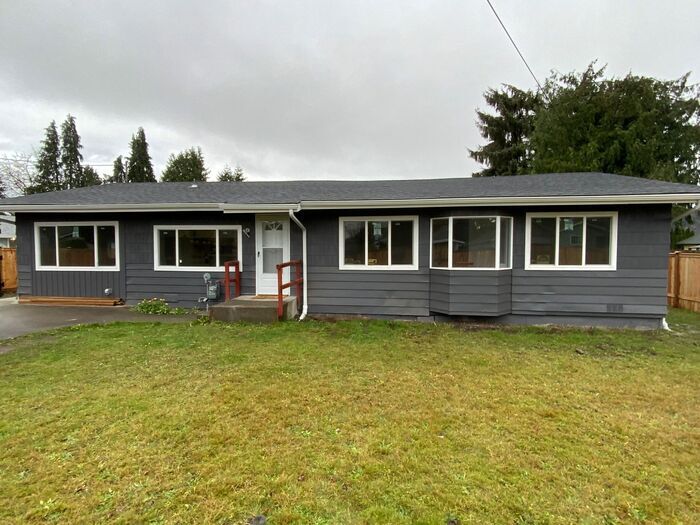 Primary Photo - Charming Rambler Style Home 3bdr 2bath FUL...