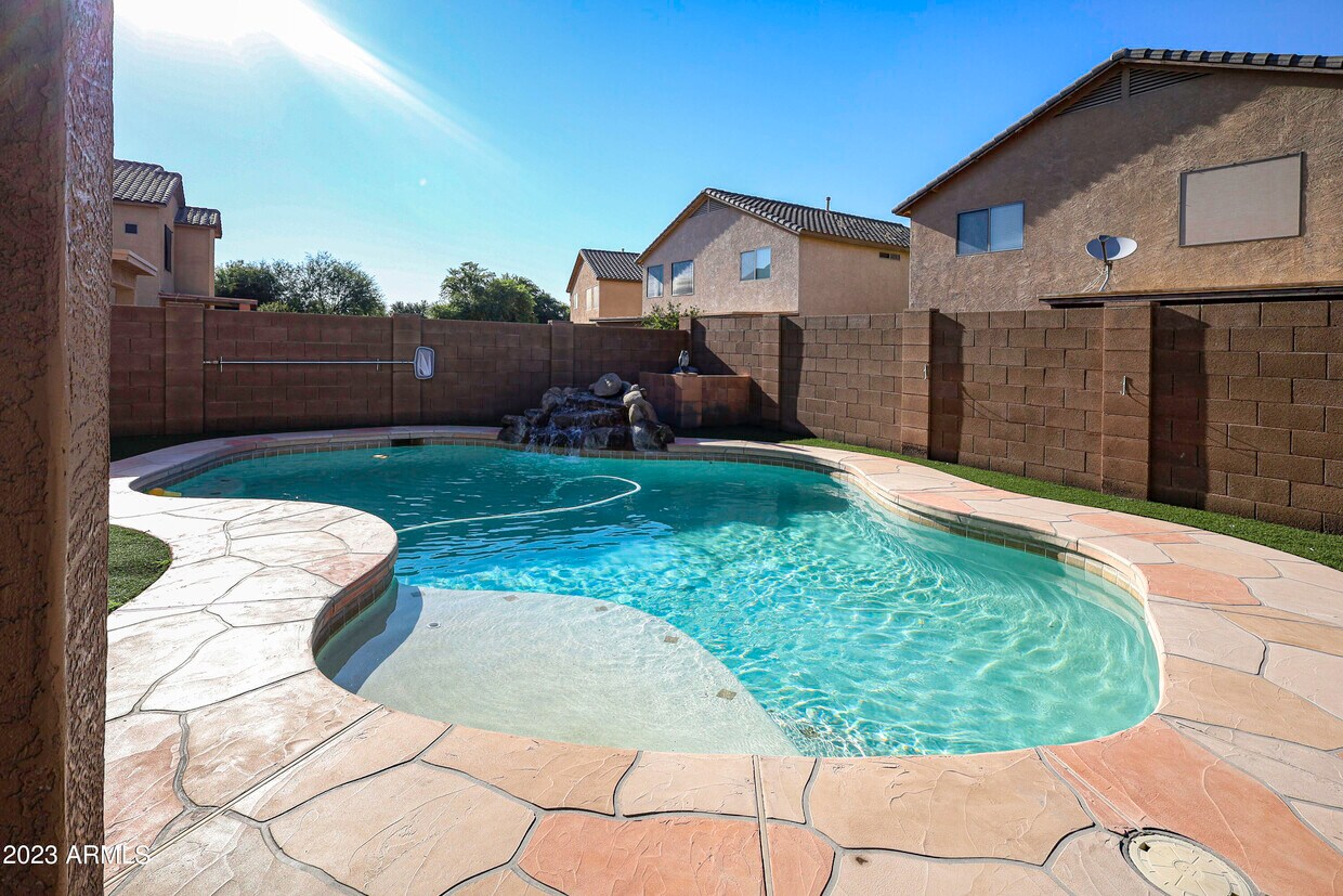 Foto principal - 4618 W Dunbar Dr
