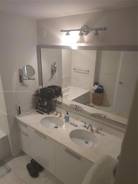 Foto del edificio - 1060 Brickell Ave