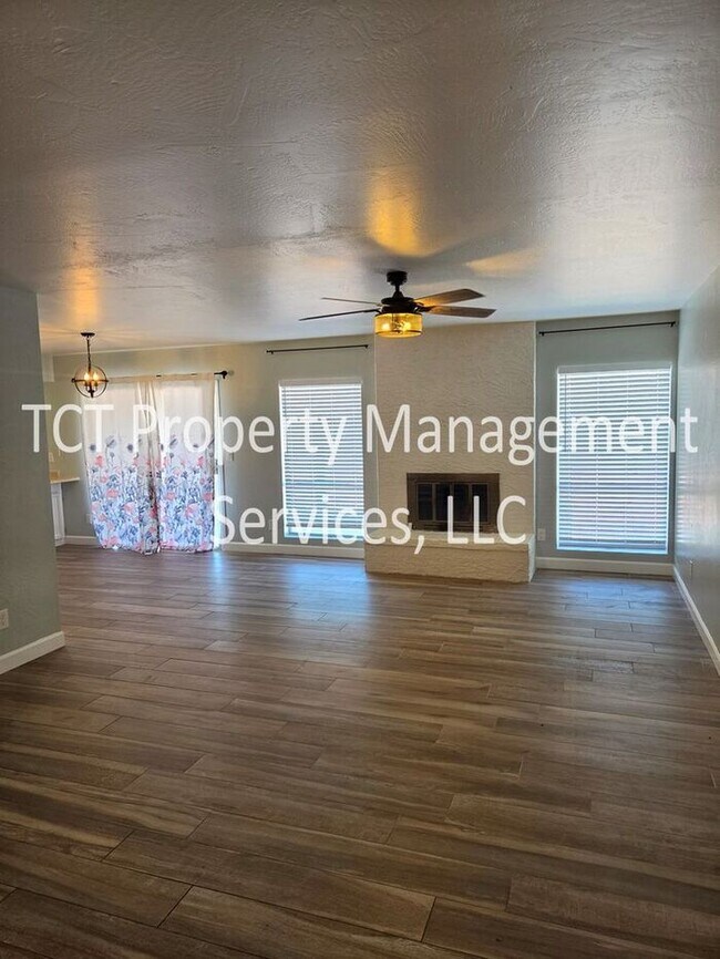 Building Photo - Nice corner Home in Tempe