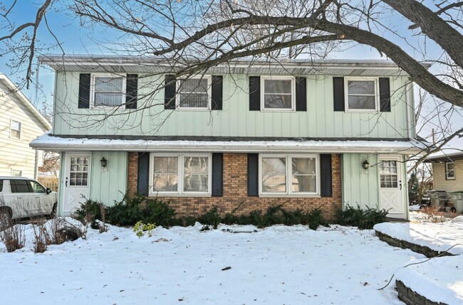 Foto del edificio - 7919 W Norwich Ave