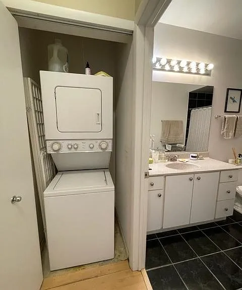 Foto del edificio - 1 bedroom in Chicago IL 60654