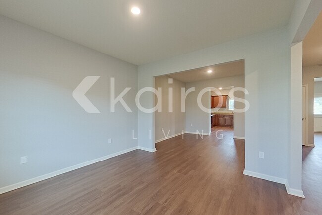 Foto del edificio - 1111 Freedom Pkwy