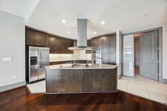 Building Photo - 9870 Gaylord Dr