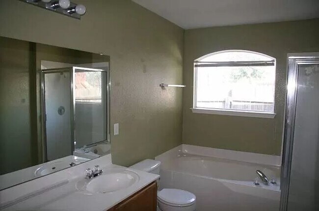Building Photo - Round Rock SPECIAL HOME