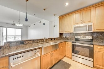 Building Photo - 8255 S Las Vegas Blvd