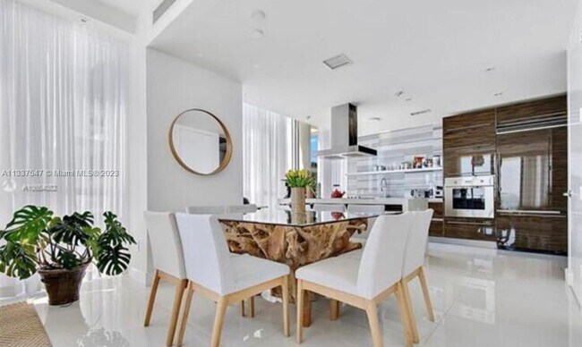 Building Photo - 1100 Biscayne Blvd