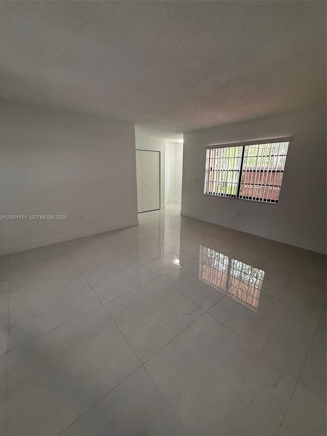 Building Photo - 6651 SW 137th Ct