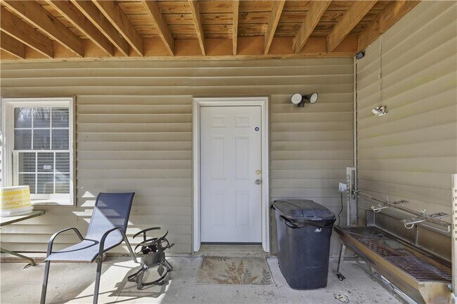 Building Photo - 260 Tabor Forest Dr