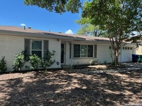 Building Photo - 4042 City View Dr