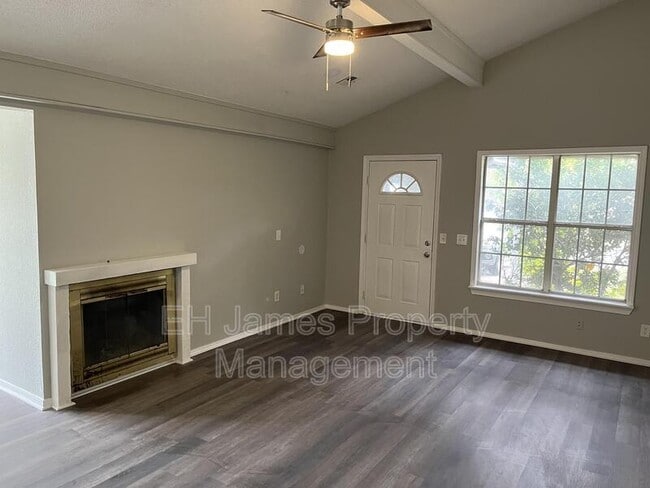 Building Photo - 10802 E 14th Ct