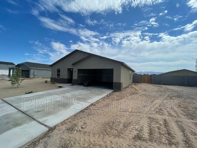 Building Photo - 520 Ramar Rd