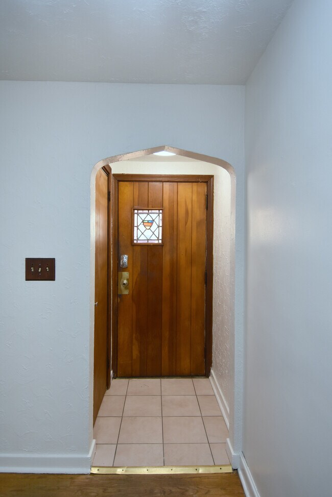121 Owendale Ave, Brentwood, PA 15227 Townhome Rentals in Brentwood
