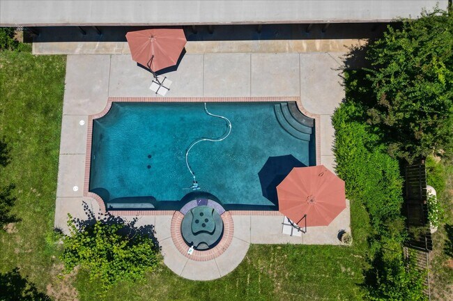 Building Photo - 15320 Chisum Trail