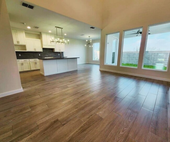 Building Photo - 7506 Cresta Bella St