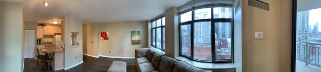Living Area - 630 N State St