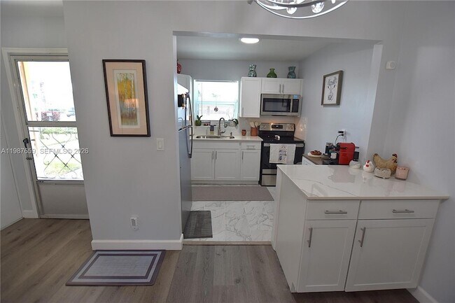 Foto del edificio - 2572 Emory Dr W