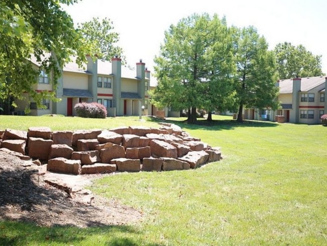 Building Photo - Stonehaven Apartments