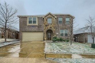 Building Photo - 805 Woodmark Dr