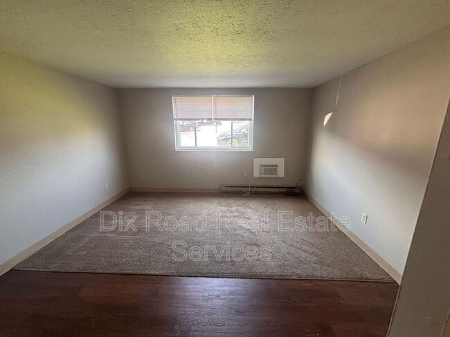 Building Photo - 420 Bellbrook Ave