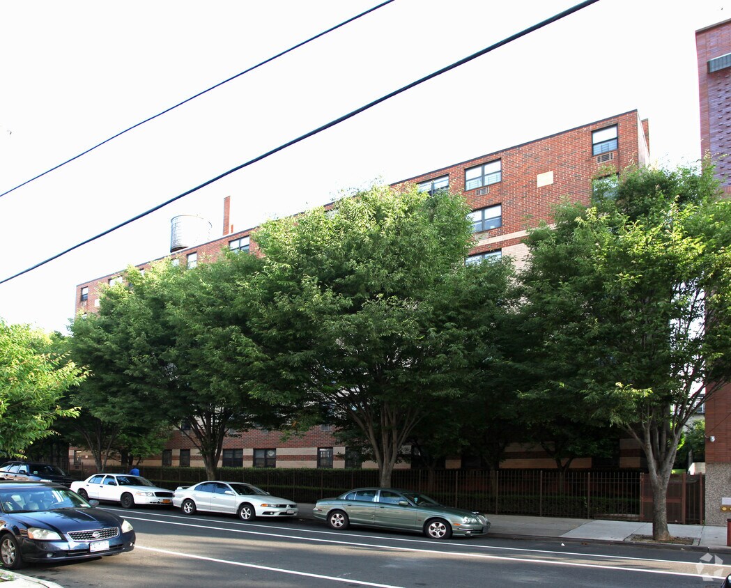 Foto del edificio - Berean Houses