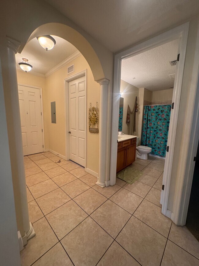Building Photo - 150 Pantano Cay Blvd