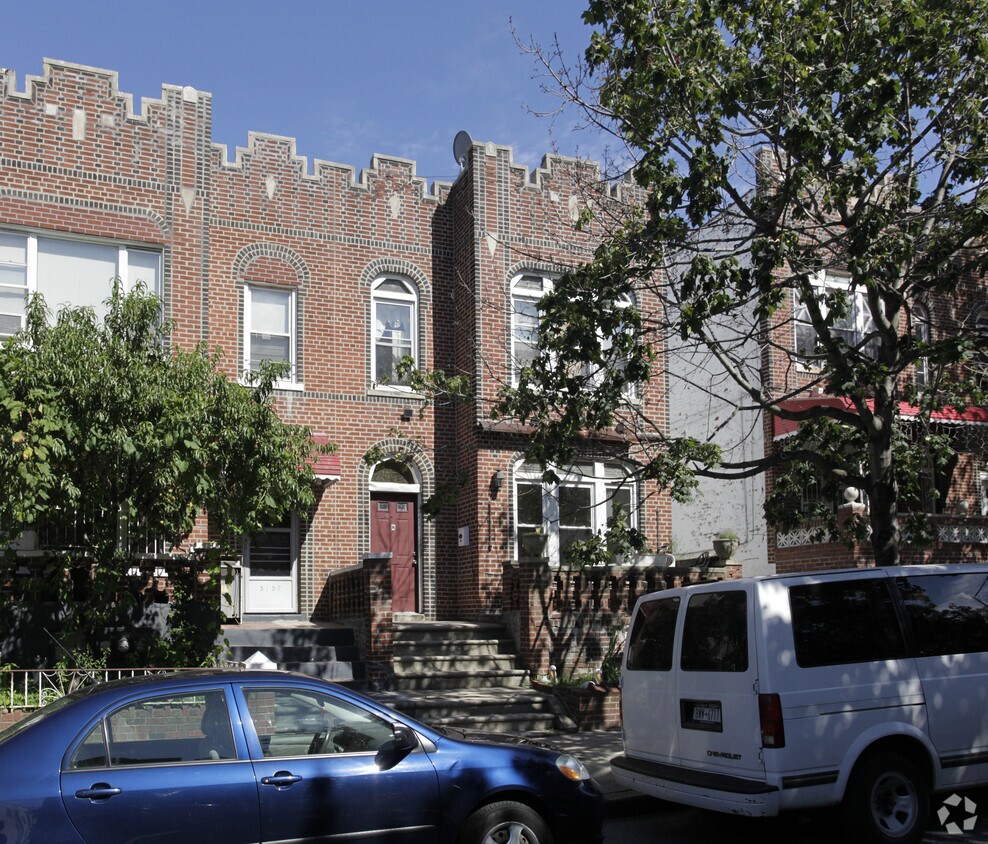 Building Photo - 3139 82nd St