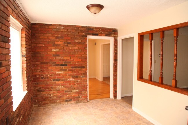 Building Photo - 3401 Freland Dr