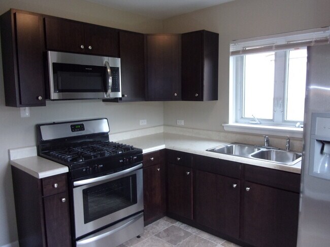 Foto del edificio - Nicely updated 2 bedroom brick Ranch