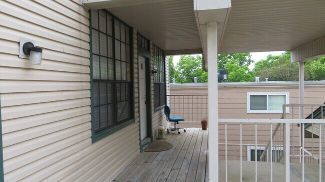 Foto del edificio - 2300 Leon St