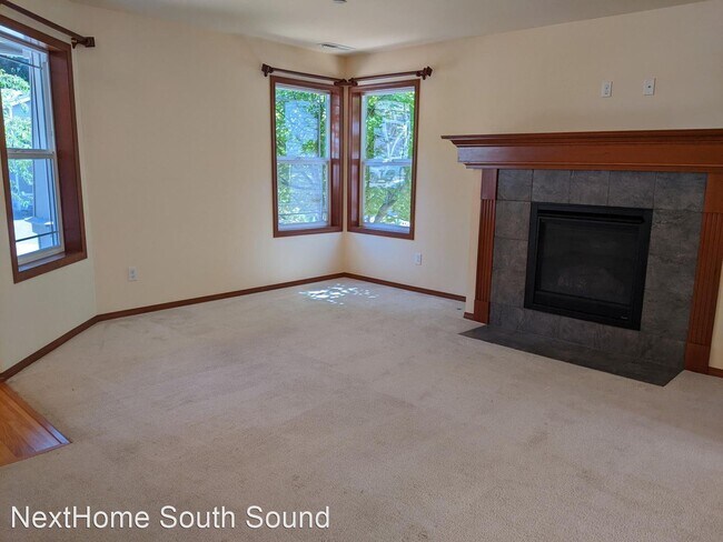 Building Photo - 4 br, 3 bath House - 1563 Burnside Place