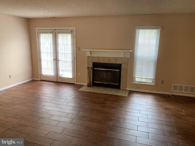 Foto del edificio - 201 Crown Prince Dr