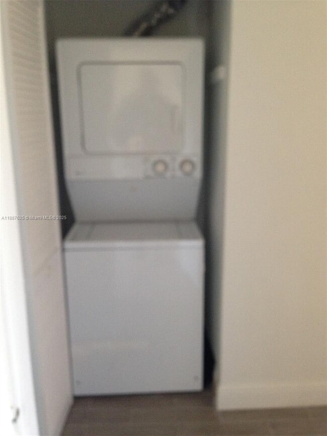 Foto del edificio - 11153 NW 37th St