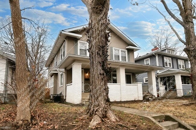 Building Photo - 2 br, 1 bath Duplex - 4244 Graceland Ave