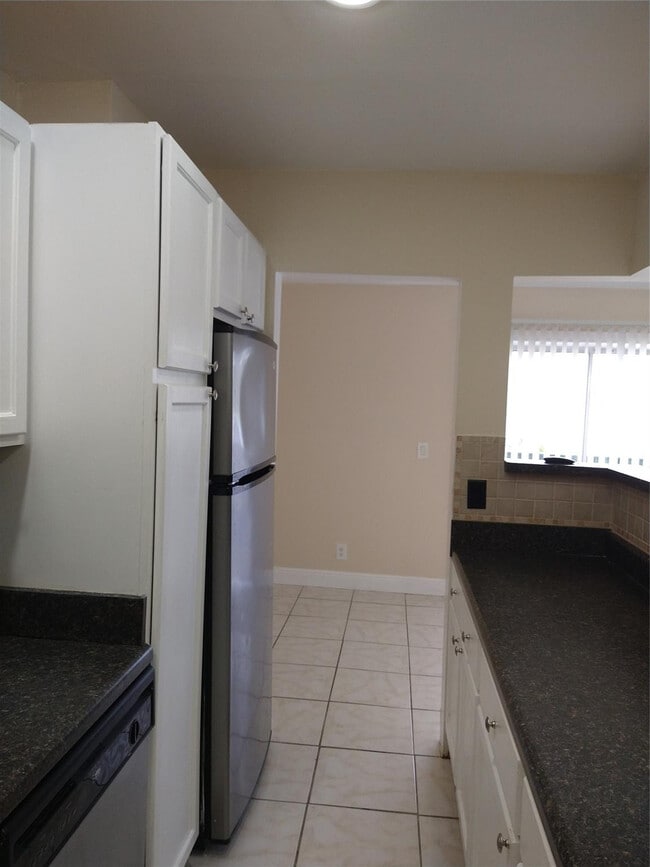 Building Photo - 8903 NW 28th Dr