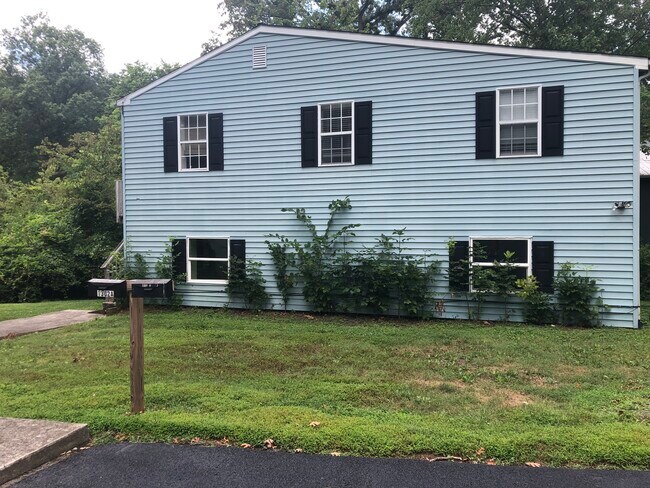 Building Photo - 1302 Rice Ave