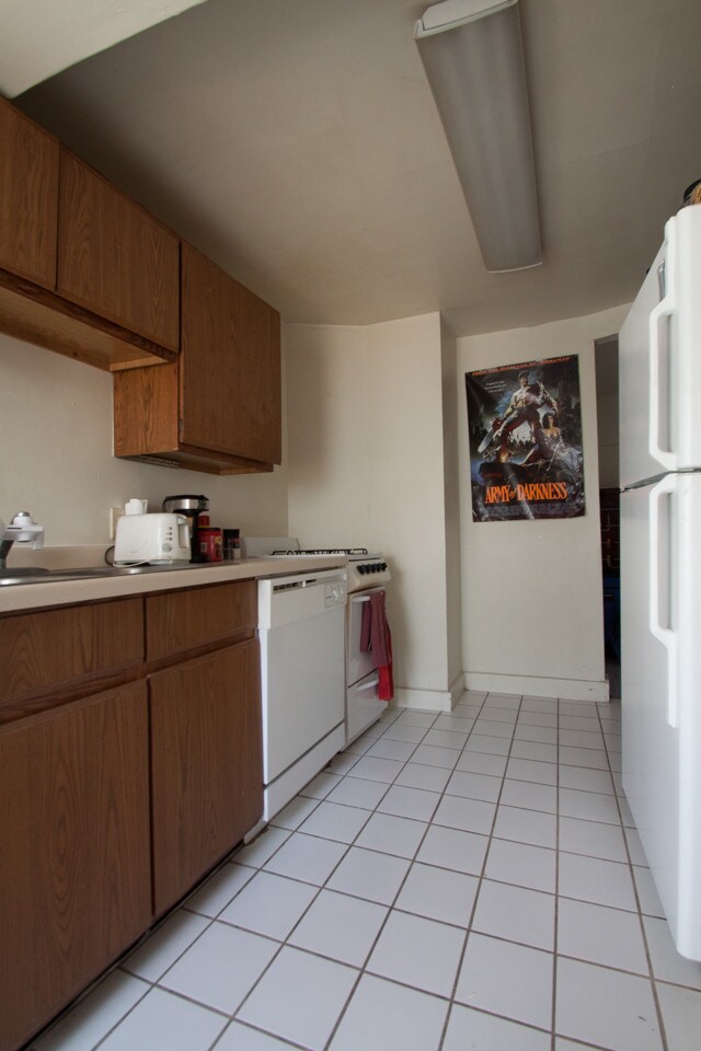 Building Photo - 140 E Gorham St
