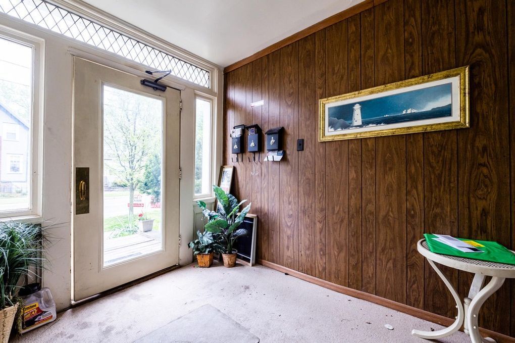 Entry Way - 922 Lake Blvd